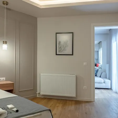 Live Life Plaka Apartment