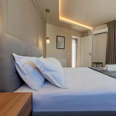 Live Life Plaka Apartment
