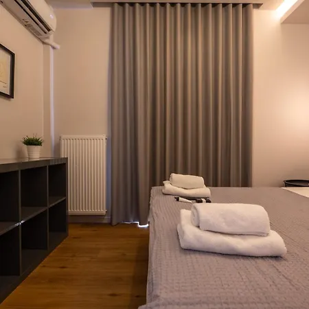 Apartment Live Life Plaka