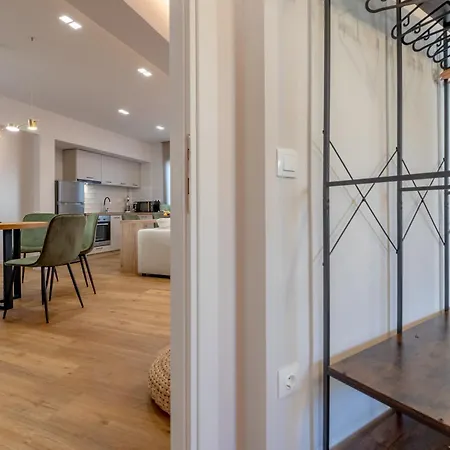 Live Life Plaka Apartment