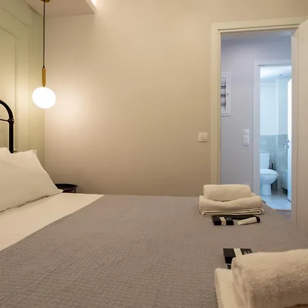 Live Life Plaka Apartment *