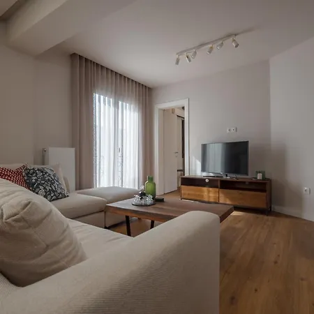 Live Life Plaka Apartment *