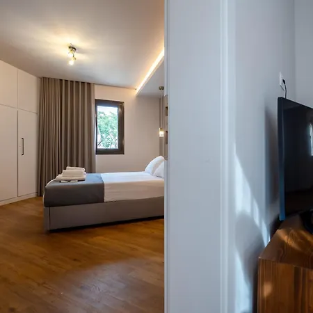 Live Life Plaka Apartment *
