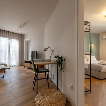 Apartment Live Life Plaka